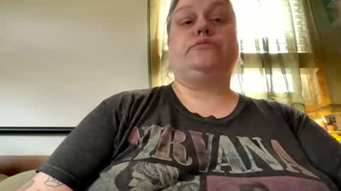 Nellie Atlas online show from June 14, 3:47 pm