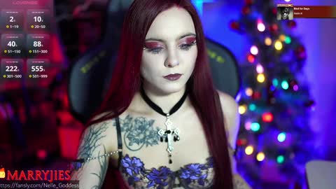 Snapshot of nelle_ chatting on January 10, 9:55 am online show from January 10, 9:55 am