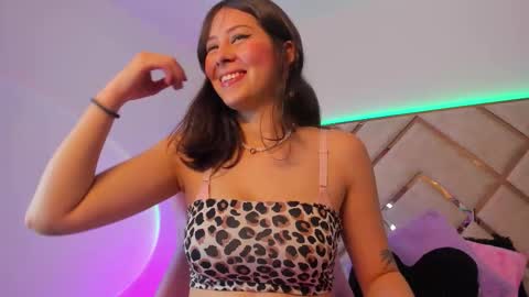 nenaarisk online show from February 22, 1:36 pm