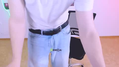 neo_raze_ online show from March 11, 7:50 pm