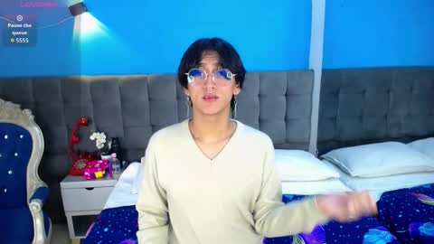 Snapshot of neonadonis chatting on October 23, 12:06 pm NeonAdonis online show from October 23, 12:06 pm