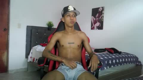 Snapshot of nerek_master chatting on October 4, 4:27 pm nerek master online show from October 4, 4:27 pm