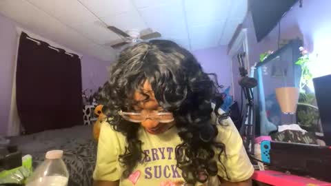 nesiaj21 online show from March 12, 5:35 am