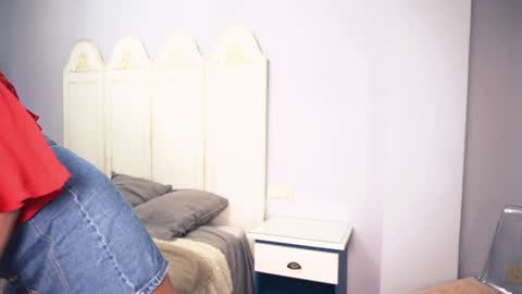 new dee online show from March 8, 9:28 am