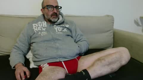 simi online show from December 4, 7:13 pm