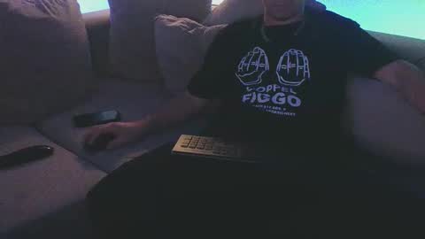 Snapshot of newkammer87 chatting on October 2, 11:36 pm Lance Hardwood online show from October 2, 11:36 pm
