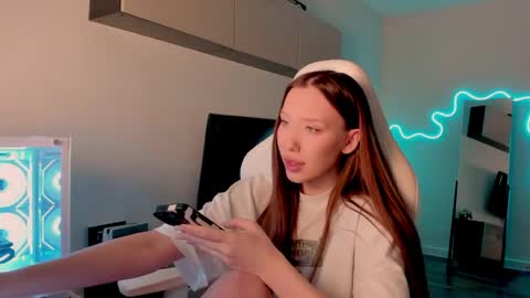 Mina online show from April 16, 8:25 am