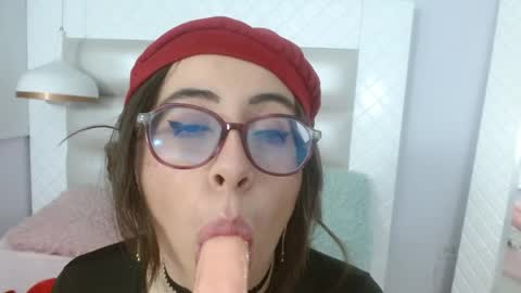 nezzukoo online show from April 10, 9:52 pm