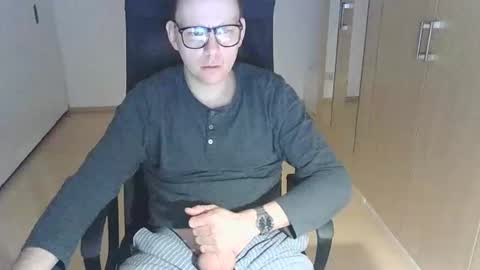 Snapshot of niceguyflo chatting on February 27, 3:29 am NiceGuyFlo online show from February 27, 3:29 am