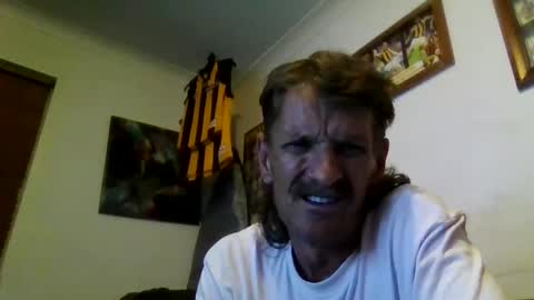 Snapshot of niceozziecockxxx chatting on January 25, 8:00 pm Sexiishaine online show from January 25, 8:00 pm