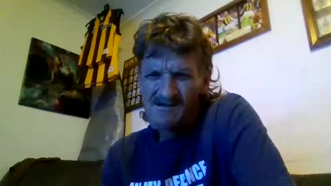 Snapshot of niceozziecockxxx chatting on January 16, 12:52 pm Sexiishaine online show from January 16, 12:52 pm