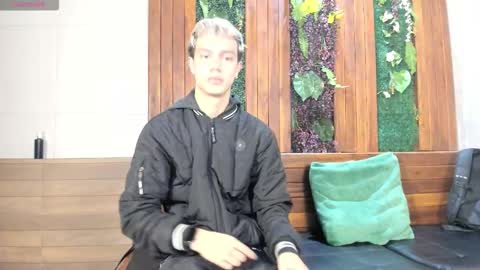 Nick  online show from February 4, 12:09 pm