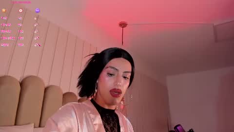 nickiwestt___ online show from June 22, 7:54 pm
