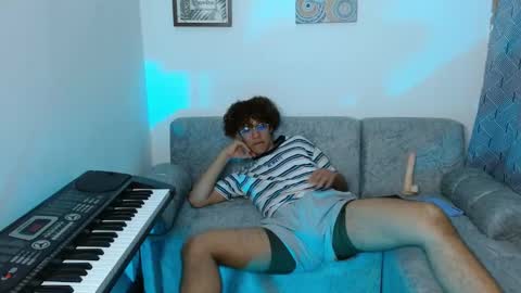 Snapshot of nickolas_moon chatting on January 13, 9:09 pm Nickolas Muoz online show from January 13, 9:09 pm