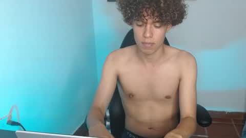 Snapshot of nickolas_moon chatting on December 26, 12:46 am Nickolas Muoz online show from December 26, 12:46 am