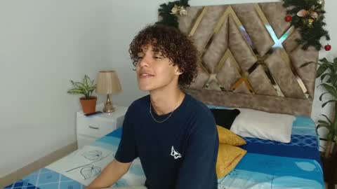 Snapshot of nickolas_moon chatting on December 15, 10:26 pm Nickolas Muoz online show from December 15, 10:26 pm