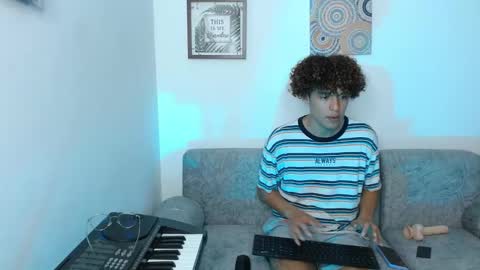 Snapshot of nickolas_moon chatting on January 14, 12:11 am Nickolas Muoz online show from January 14, 12:11 am