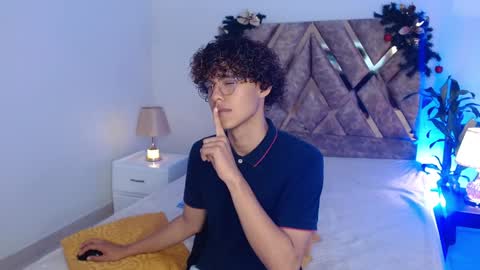 Snapshot of nickolas_moon chatting on December 14, 11:50 am Nickolas Muoz online show from December 14, 11:50 am