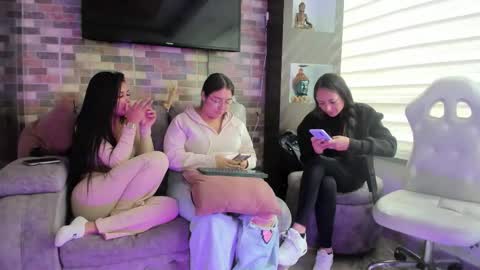 nicky_as online show from February 17, 1:54 pm