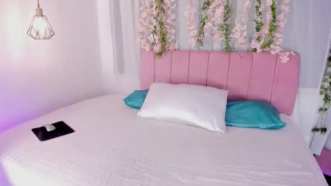 nicky_bonny18 online show from February 9, 11:58 am