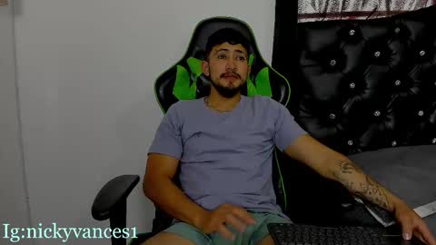 nicky online show from March 8, 8:35 pm