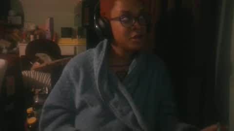 nickythehawtie online show from April 2, 2:08 am