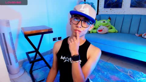 nico online show from March 3, 9:44 am