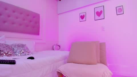 nico_dior online show from April 10, 6:30 am