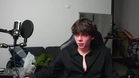 NICO DOMINO online show from January 7, 2:33 pm