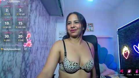 nicol_ross19 online show from June 11, 12:32 am