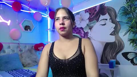 nicol_ross19 online show from February 19, 2:33 am