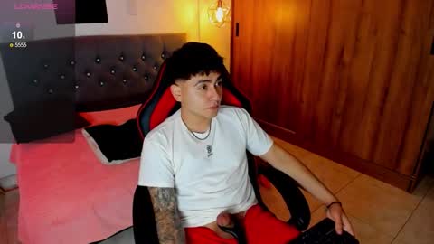 nicolas_james_sc online show from December 5, 2:15 pm