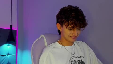 nicolasferrer18 online show from December 13, 7:53 pm