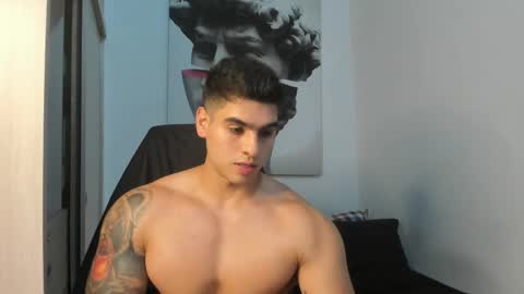 Snapshot of nicolasmuscle chatting on December 19, 9:49 pm Andres online show from December 19, 9:49 pm