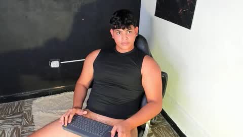 nicole_and_thiago1 online show from February 23, 10:45 pm