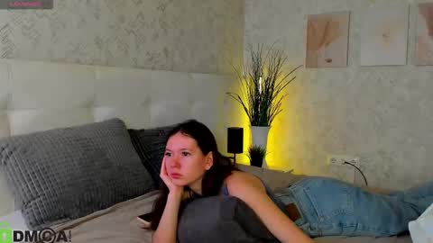Snapshot of nicole_charm chatting on September 10, 10:22 pm GMT7TueWedThSu 0300am-0900am. Sa 1000am-0400pm online show from September 10, 10:22 pm