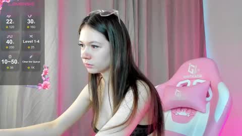 Snapshot of nicole_charm chatting on March 1, 2:26 am GMT7TueWedThSu 0300am-0900am. Sa 1000am-0400pm online show from March 1, 2:26 am