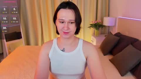 Snapshot of nicole_cidman chatting on February 19, 7:48 pm Nicole online show from February 19, 7:48 pm