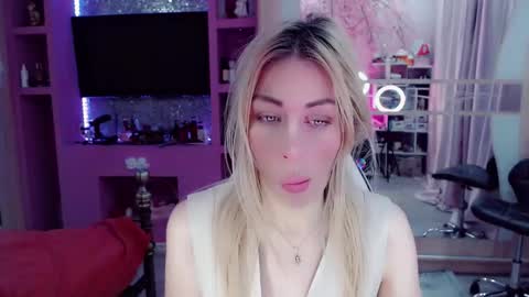 Nicole online show from December 15, 2:18 am