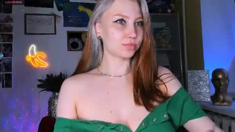 Nicole online show from June 28, 6:59 pm