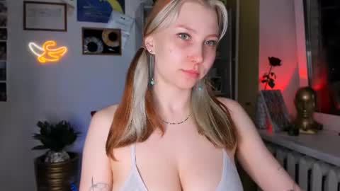 Nicole online show from July 10, 9:30 pm