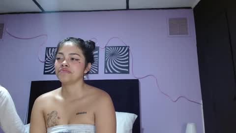 Nicole online show from February 5, 1:33 pm