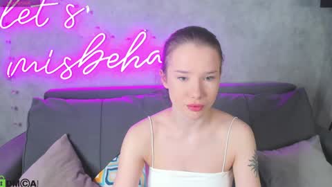 Nicole  My schedule for the week 2 GMT  9am-15pm  Mo Tu Th Fr online show from April 6, 1:14 am