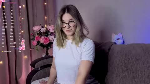 Nicole online show from December 15, 6:26 pm