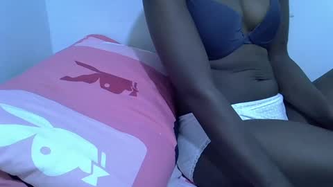 nicoleberry254 online show from February 5, 9:25 am