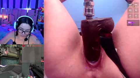 Nicole online show from April 22, 3:41 pm