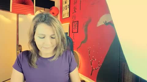 nicolehits online show from November 2, 10:04 am