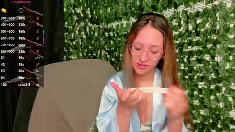 nicoleirisxxx online show from June 5, 5:46 am