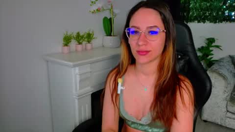 nicoleirisxxx online show from March 10, 6:18 am