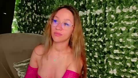 nicoleirisxxx online show from June 22, 5:59 am